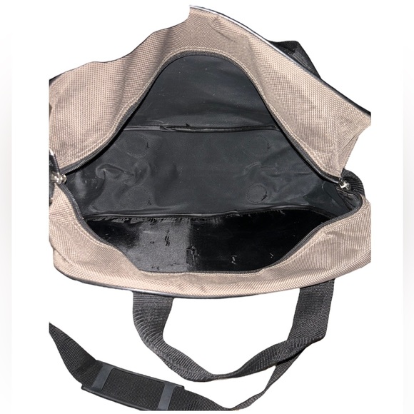 Disney Mickey Mouse weekend bag - Picture 5 of 5